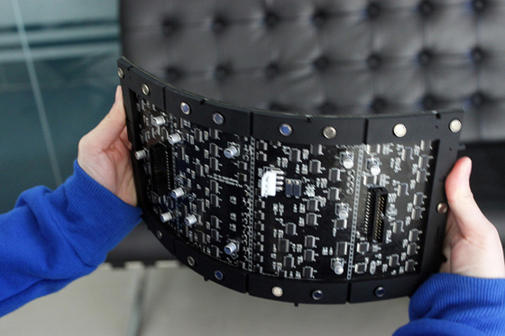 Lightweight Indoor SMD2121 P4.5 Flexible LED Display 288*144mm Module